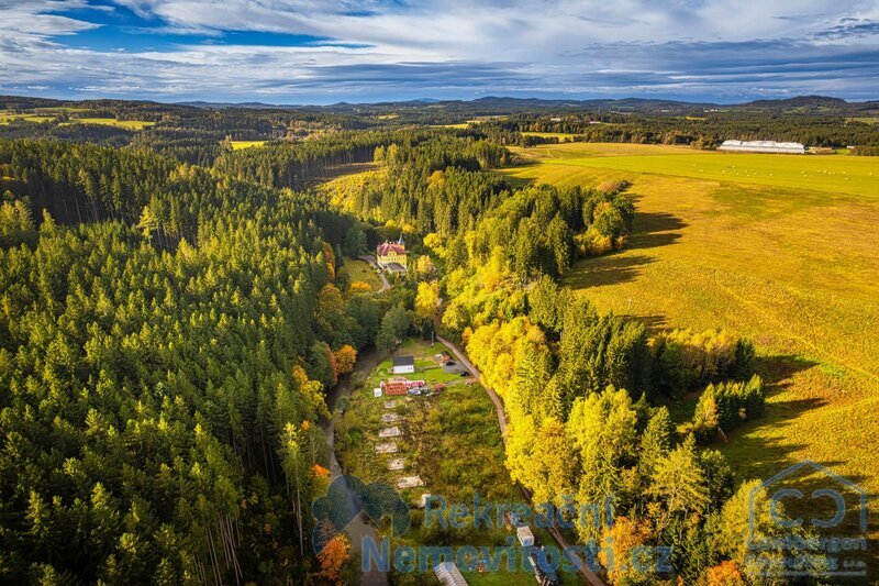 Stavební pozemek 840 m² u řeky Malše – Kaplice, klid a příroda