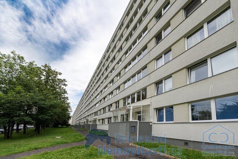 Komfortní byt s dlouhodobým nájemcem v lokalitě Trnovanska - Teplice - Byt v objektu 1320-1330