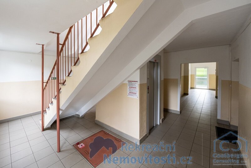 Komfortní byt v lokalitě Trnovanska - Teplice - Byt v objektu 1325/1