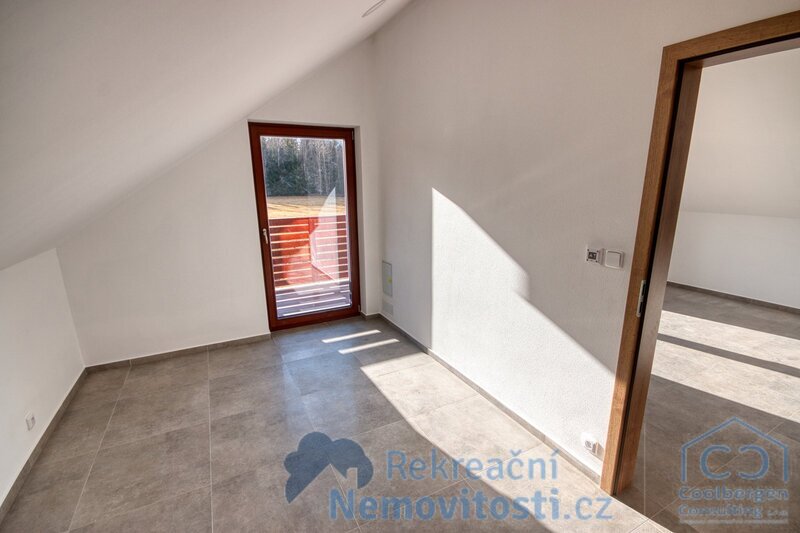 Podkrovní apartmán 3+kk s balkonem | Šumava – Nová Pec | klid, příroda, druhé bydlení