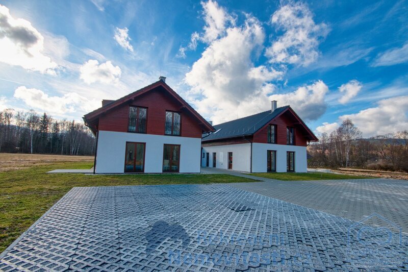 Podkrovní apartmán 3+kk s balkonem | Šumava – Nová Pec | klid, příroda, druhé bydlení