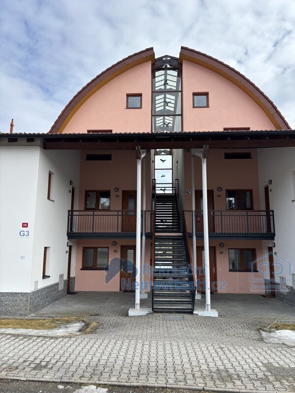 Nádherný apartmán 539 - 4+kk - s krásným výhledem na jezero